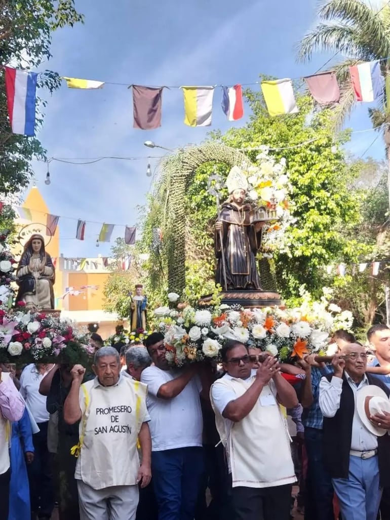Con fe y devoción, Emboscada honra a su santo patrono, San Agustín.