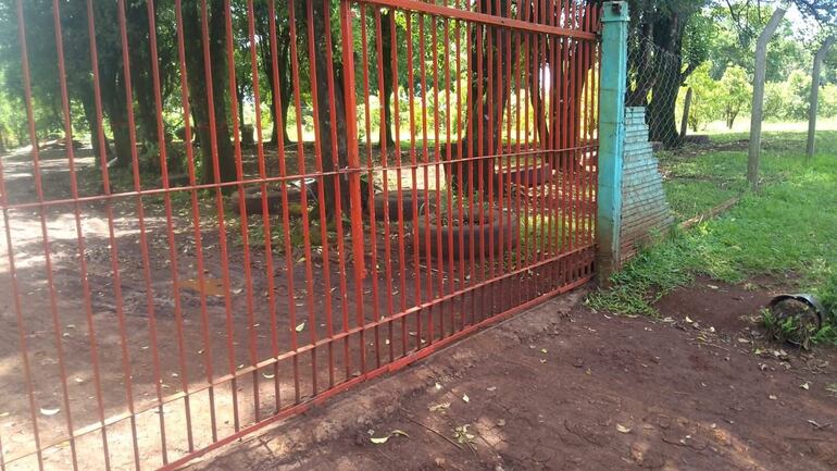 Adolescente recibió dos disparos en las piernas cuando desconocidos balearon su casa