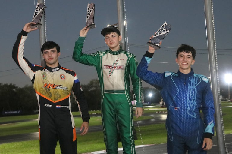 Podio de la Rotax Senior Max: 1) Ignacio Wasmosy, 2) Alberto Benítez Bejarano y 3) Santiago Espineda.