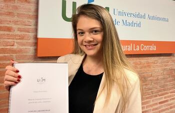 Fátima Fernández Mercado ya es Máster en guion de cine, series y dramaturgia por la Universidad Autónoma de Madrid.