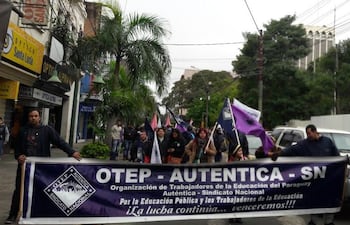 La Organización de Trabajadores de la Educación del Paraguay (OTEP) Auténtica anunciaron que irán a huelga desde el 24 de agosto.