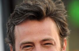 El actor Matthew Perry, quien se consolidó como una estrella mundial gracias a la serie Friends, murió este sábado a los 54 años. (Photo by Gabriel BOUYS / AFP)
