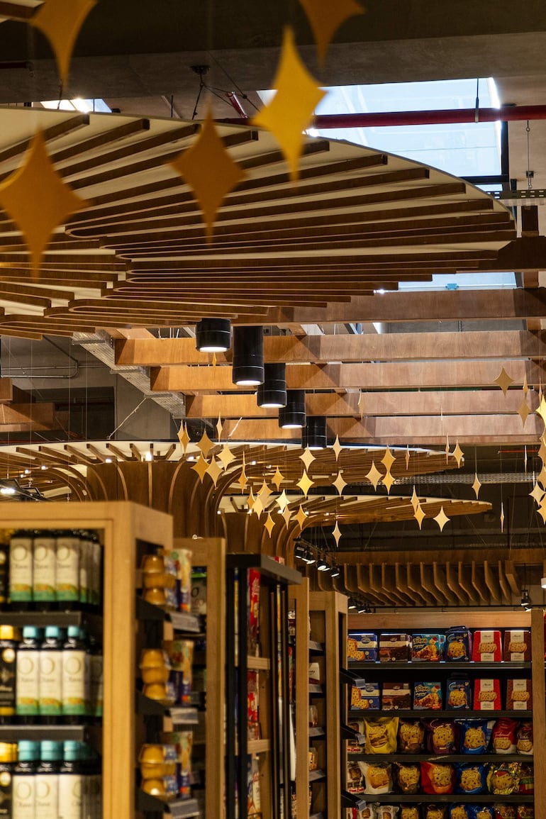 Hay importantes promociones en varios productos para estas fiestas, en Casa Rica.