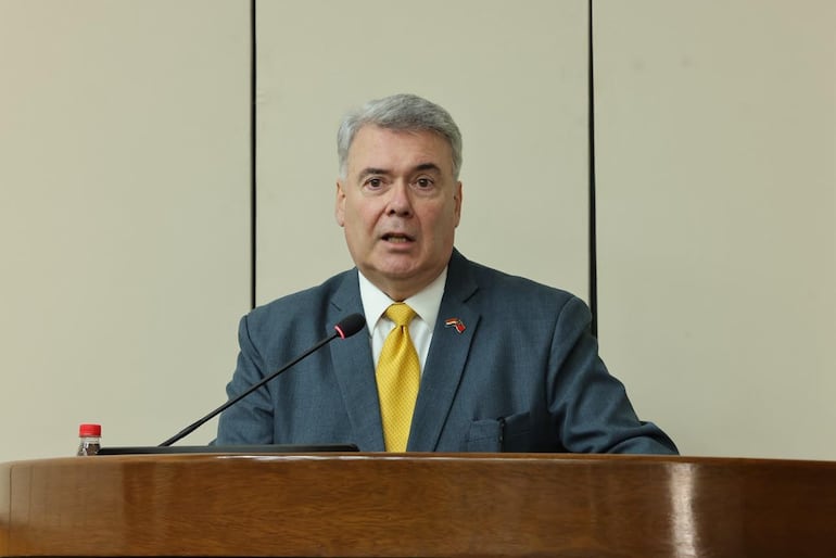 Postulantes a Defensor del Pueblo, convocados en el Senado.  (Foto: Prensa Senado).