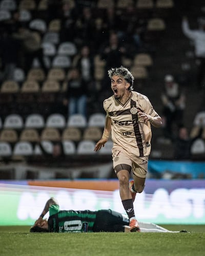 El delantero paraguayo, Ronaldo Iván Martínez Rolón (29 años), en el interés de Pumas de la UNAM.
