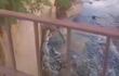 Imagen captada por vecinos del barrio Fátima de San Lorenzo de la contaminación del arroyo del mismo nombre.