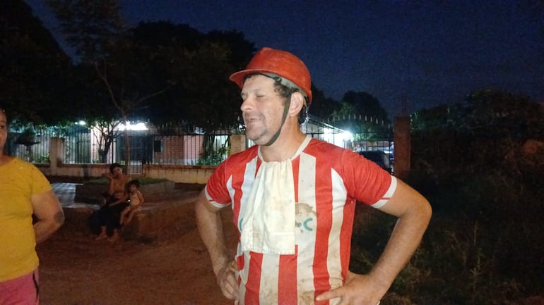 Reinaldo Suárez, padre de Tobías, el niño arrastrado por raudales en San Lorenzo.