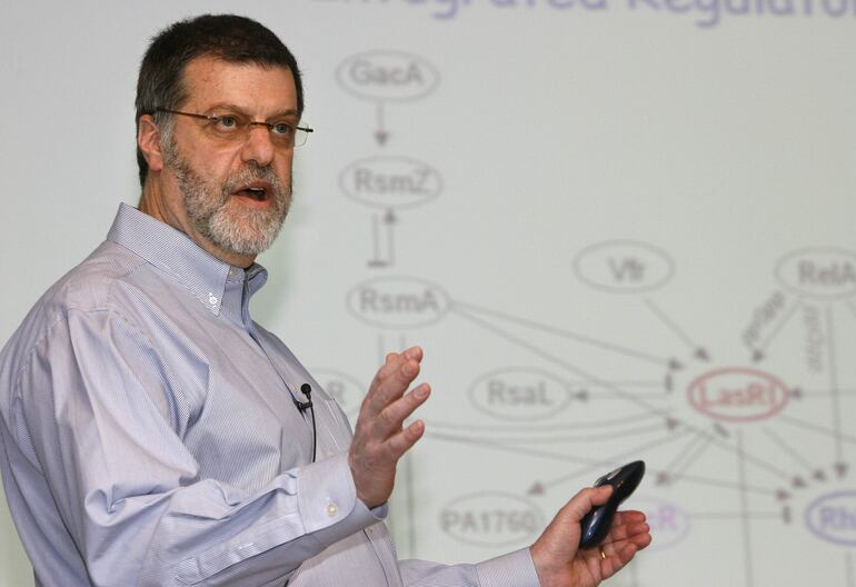 El biólogo estadounidense Peter Greenberg.