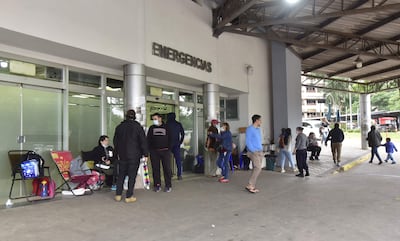 El seguro social no provee siquiera de guantes a los aportantes, denuncian los afectados.