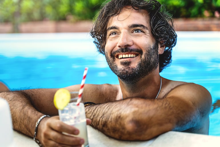 Hombre con mucho vello, imagen ilustrativa.