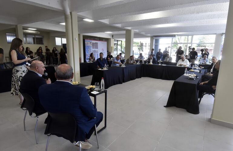 Capaco realizó hoy el conversatorio “Deuda del Estado, Economía y Seguridad Jurídica”.