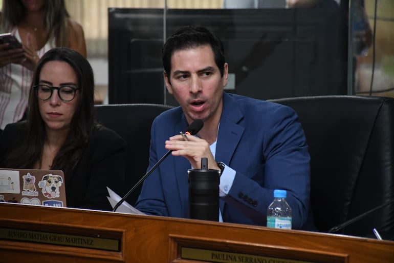 Cartismo salva a Bello de ser convocado por la Junta a explicar por que no siguen las obrasDe LUIS LOPEZ NERY HUERTA <luis.lopez@abc.com.py>Destinatario ABC Foto <foto@abc.com.py>Fecha 11-03-2026