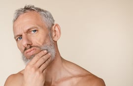 Hombre con barba.