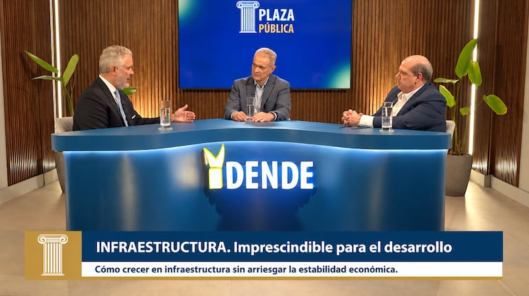 El expresidente de Colombia, Iván Duque; Yan Speranza, y el presidente de Capaco,  José Luis Heisecke.