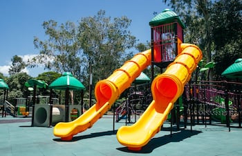 El parque infantil de la ciclovía fue habilitado desde hoy para el uso de todos los niños que visitan el lugar.