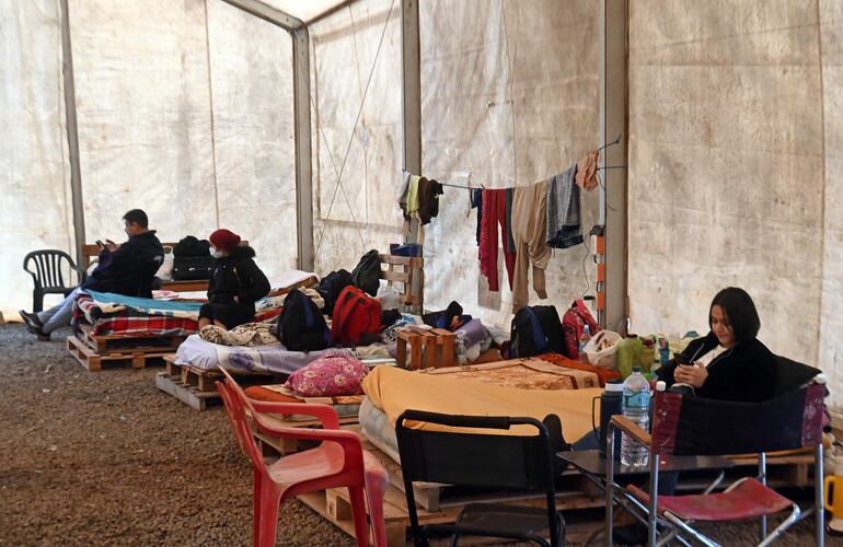 Actualmente, unas 30 personas se resguardan en el albergue del IPS, instalado en el estacionamiento del Hospital Ingavi.  