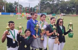 Los mejores de las Escuelas Mayores y Menores en 0.80 m.