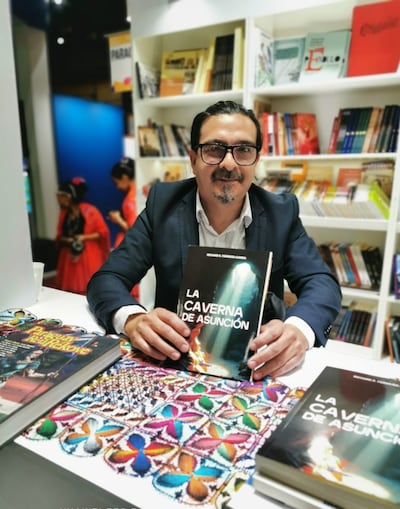 Richard Ferreira-Candia, durante el lanzamiento del libro La caverna de Asunción, en el Centro Cultural El Lector.