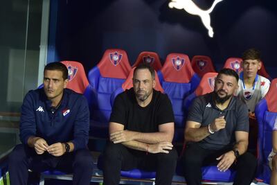 Juan Pablo Pumpido (c) dejó de ser el técnico de Nacional