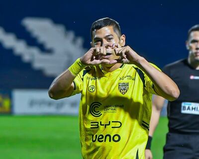 El volante de Recoleta Wilfrido Manuel Báez (31 años) marcó el primero del partido a solo dos minutos de iniciarse el compromiso.
