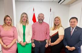 Los representantes de la Asociación de Fiscales con los representantes del JEM Enrique Berni
