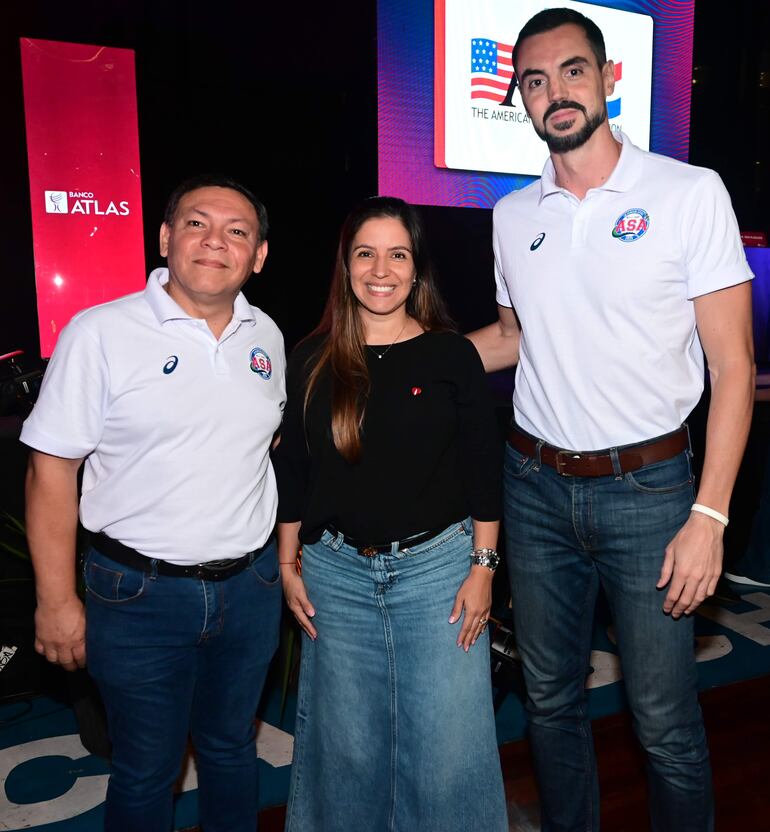 Antonio Alemán, Alejandra Gómez y Bruno Zanotti Cavazzoni. 