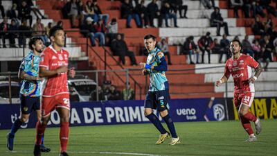 Duelo entre General Caballero JLM y el Sportivo Luqueño en el estadio Ka'arendy.