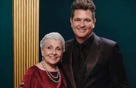 Carlos Vives y su madre Aracely Florez.