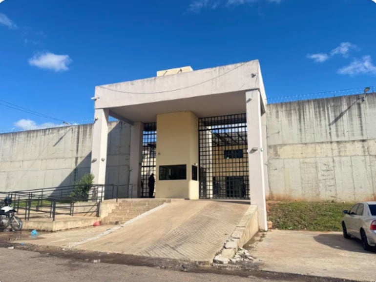 La cárcel Martín Mendoza de Emboscada es considera de máxima seguridad, pero según el comunicado del ministerio de Justicia, Tanchí y su compañero de fuga estaba en un sector que no es de máxima seguridad.