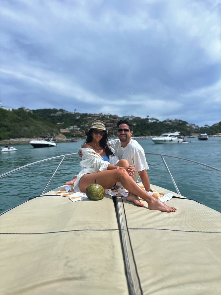 ¡Bella parejita! Leryn Franco y Rodrigo Galeano pasan días a puro relax en Río. (Instagram/Leryn Franco)