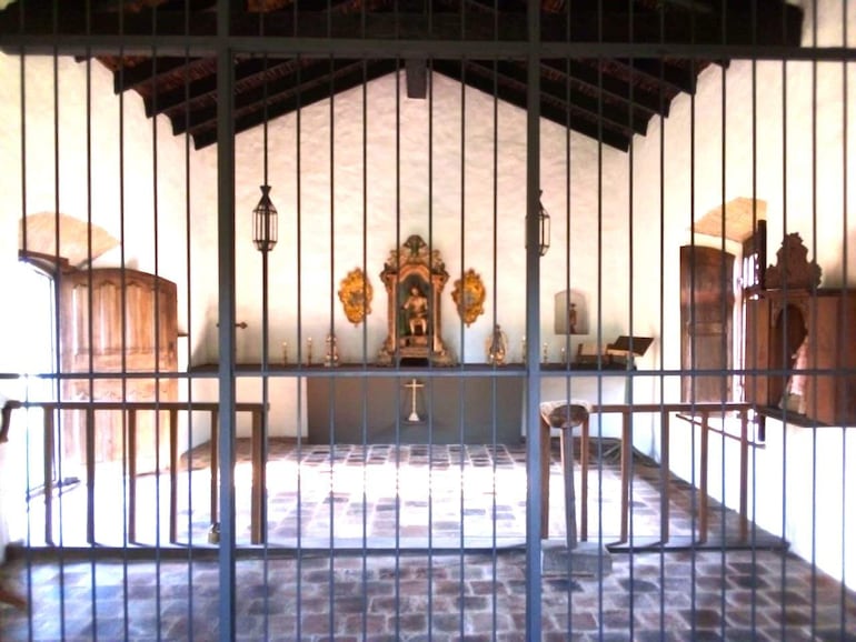 El Museo Oratorio Cabañas conserva elementos arquitectónicos antiguos y objetos de devoción que forman parte del patrimonio cultural local.