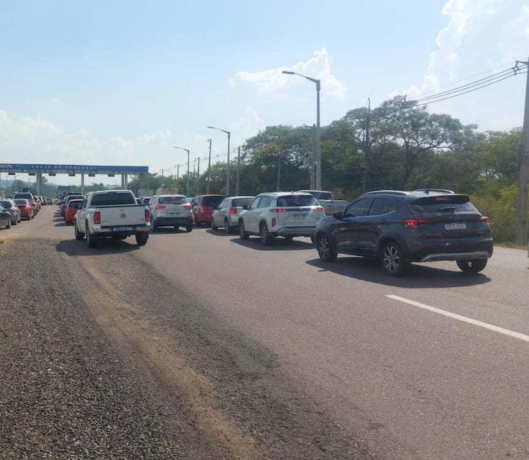 De a poco, los conductores van regresando a sus hogares tras el feriado.