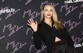 Cara Delevingne y sus cejas pobladas