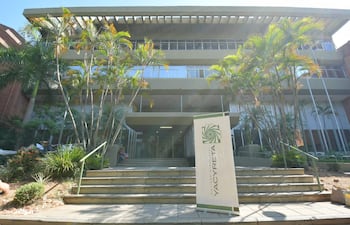 EBY aplicó cerrojo institucional para que la prensa no tenga acceso a información de la entidad.