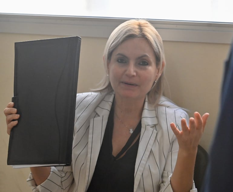 Juicio a exfiscala Ana Girala por presunto esquema de “apriete”, en etapa final