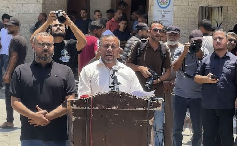 El Gobierno de Hamás en la Franja de Gaza anunció su disolución para pasarle el testigo al comité formado por palestinos que deberá administrar el enclave de acuerdo con el acuerdo de alto el fuego, y la permanencia en sus puestos mientras tanto solo del personal "técnico y profesional".