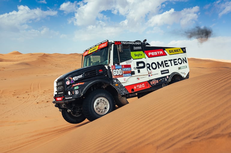 En camiones, Martin Macik Jr., Frantisek Tomasek y David Svanda (Iveco) fueron los vencedores este año.