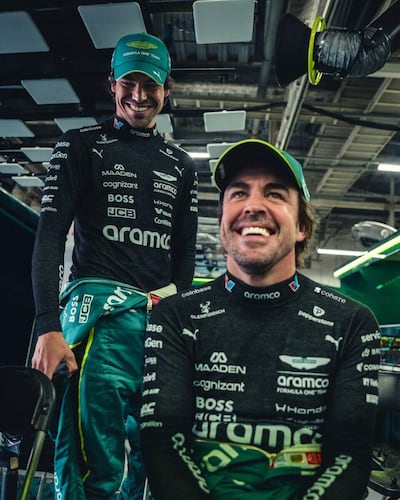 El piloto español Fernando Alonso y el canadiense Lance Stroll seguirán en el equipo Aston Martin en 2027 tras la ampliación de sus contratos, confirmó este martes la escudería.