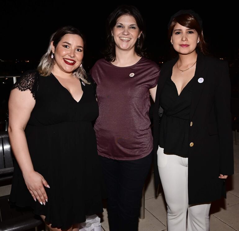 Andrea Camelli, Mirta Godoy y Silvana Silvero.