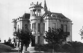 Chalet “La Celina“, construido por Rafael Calzada en la provincia de Buenos Aires en 1910 como regalo para su esposa, la paraguaya Celina González Peña.