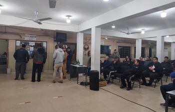 Concurrencia de personas este sábado en la Municipalidad de Fernando de la Mora.