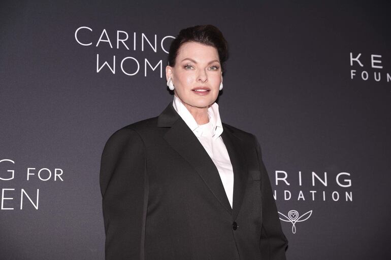 Linda Evangelista fue otra famosa solidaria que se sumó a la cena de gala Caring For Women en Nueva York. (EFE/EPA/SARAH YENESEL)
