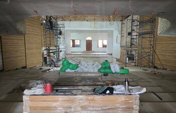 Primeros avances desde que se retomó la restauración del Teatro Municipal de Villarrica.