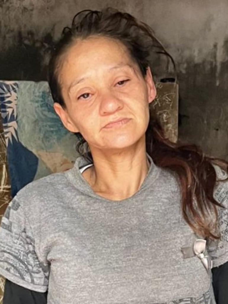 Nimia Belén Cabrera Mereles, quien, según registros policiales, cuenta con antecedentes por coacción, hurto agravado, violación del deber del cuidado y reducción.