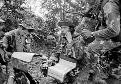 El teniente coronel Domingo Monterrosa se encuentra en una operación militar con el Batallón Atlacatl en San Miguel, El Salvador, en agosto de 1983. Getty