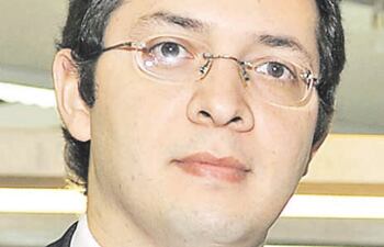 Guillermo Trovato, juez de la Niñez y la Adolescencia, condenó al titular del Senado Blas Llano (PLRA) por asistencia alimentaria.