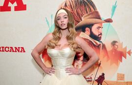 Sydney Sweeney llegó así de diosa a la premier de Americana en Los Ángeles.