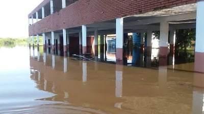 La escuela San Miguel del Bañado Sur ya se prepara para una posible inuindación a raíz del fenómeno El Niño. (Foto archivo)
