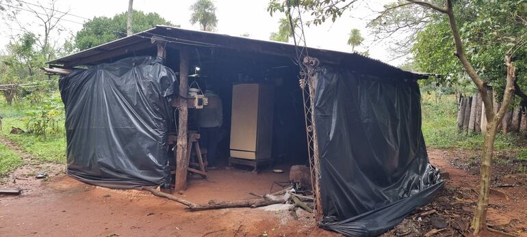 La vivienda dibde esta Luis Valdez de 69, en precarias condiciones.