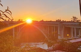 El amanecer fue cálido, este domingo, en el Este